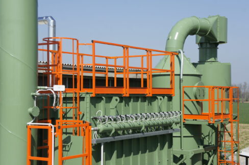 Impianto industriale per riciclaggio rifiuti e trattamento materiali progettato da Ghirarduzzi