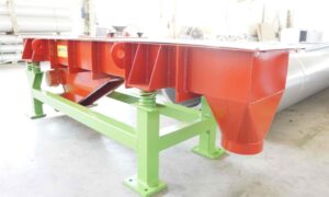 Ghirarduzzi builds vibrating channels and vibrating screens of different characteristics and sizes