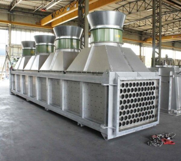 Heat exchangers for recovery from melting furnaces