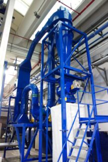 Separatore aeraulico Ghirarduzzi tipo SV per la separazione di materiali con pezzatura omogenea e peso specifico diverso, ideale per polveri e granulati fini fino a 10mm.